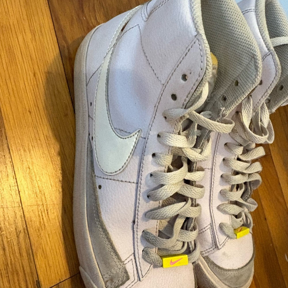 Nike White High-Top Blazers light pink